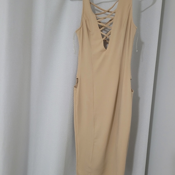 Dress - Picture 4 of 5